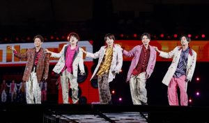 Arashi Turunkan Tirai Setelah 27 Tahun: Konser Terakhir di Tokyo Dome yang Bikin Seluruh Jepang Menangis