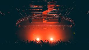 K-Pop Idols Mendefinisikan Tren Fashion Musim Panas 2026, dari Met Gala hingga Festival Musik