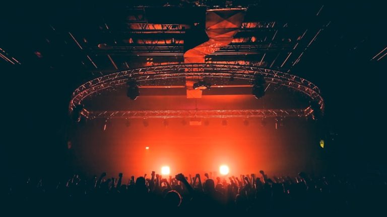 K-Pop Idols Mendefinisikan Tren Fashion Musim Panas 2026, dari Met Gala hingga Festival Musik