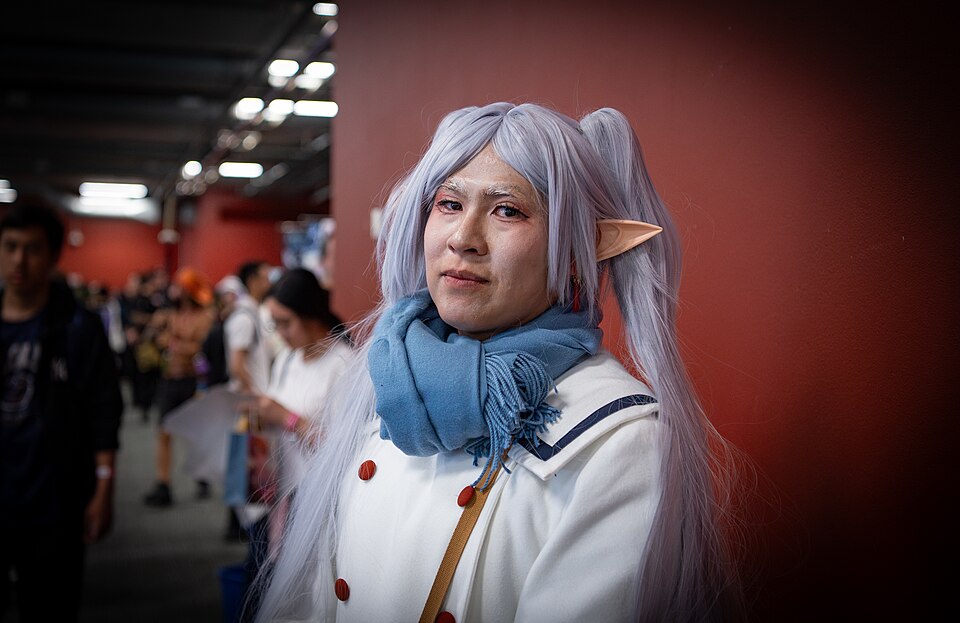 Frieren cosplay showing the character's popularity in anime fan culture