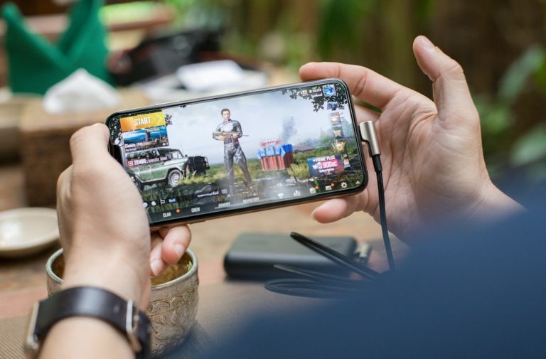 PUBG Mobile Kolaborasi dengan One-Punch Man! Saitama dan Genos Hadir di Battle Royale
